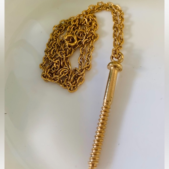 24” Goldtone Necklace w/ 2” Screw Pendant - Picture 4 of 10